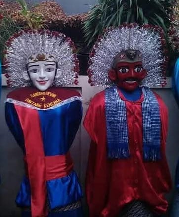 Ondel-ondel sedang